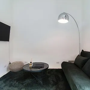 Giuliny Lovely Flat - The House Of Travelers , Como Italien