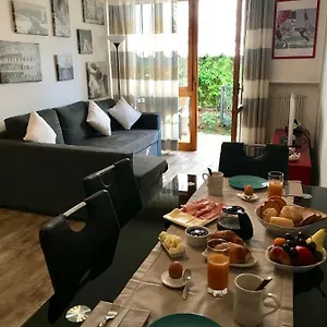  Apartment Riki's In